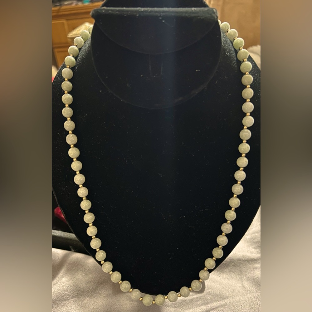 14k gold and jade necklace